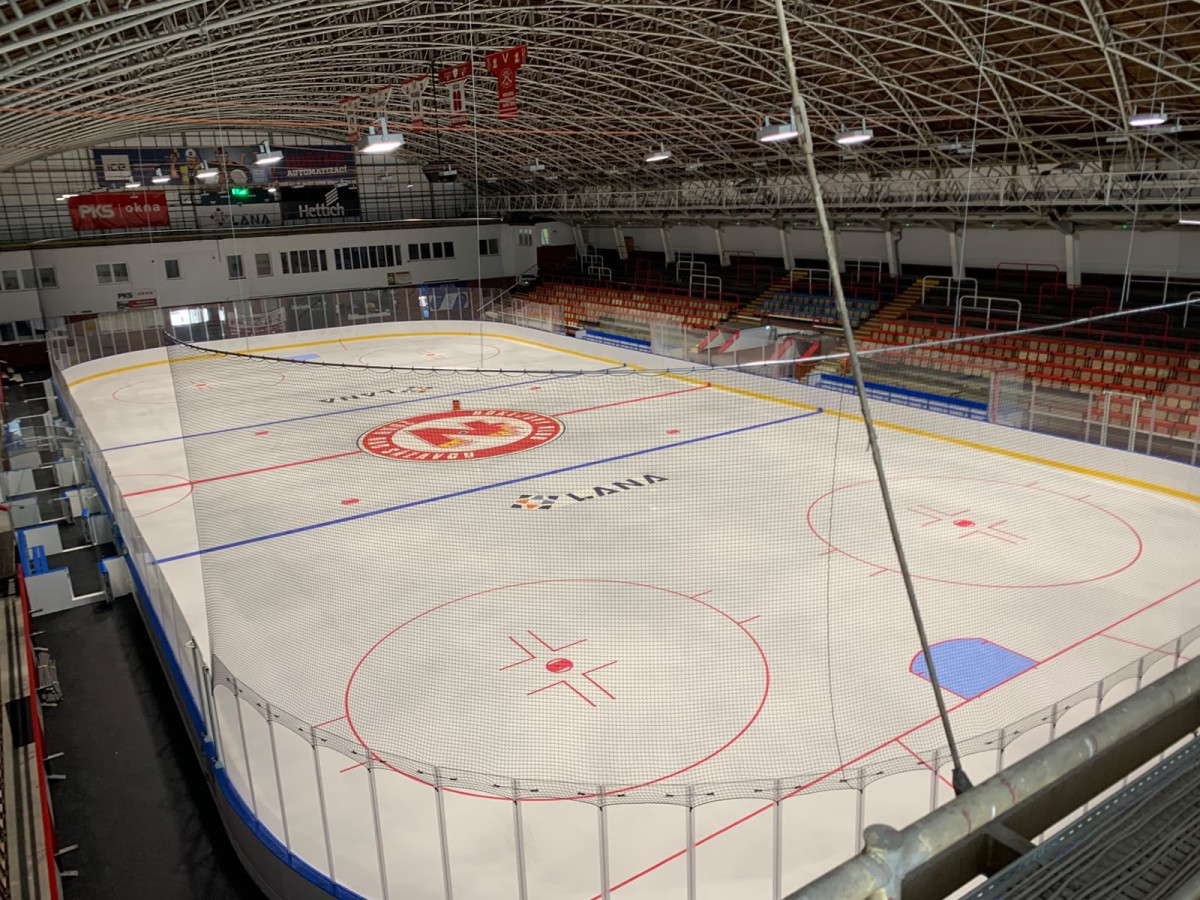 Rekonstrukce ledové plochy zimního stadionu ve Žďáru nad Sázavou dokončena